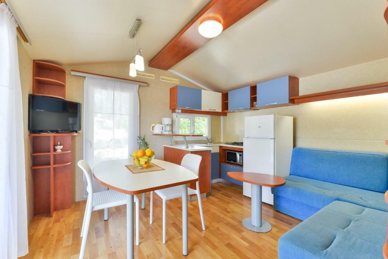 Mobile House 5 Laguna Villa Turanj Esterno foto